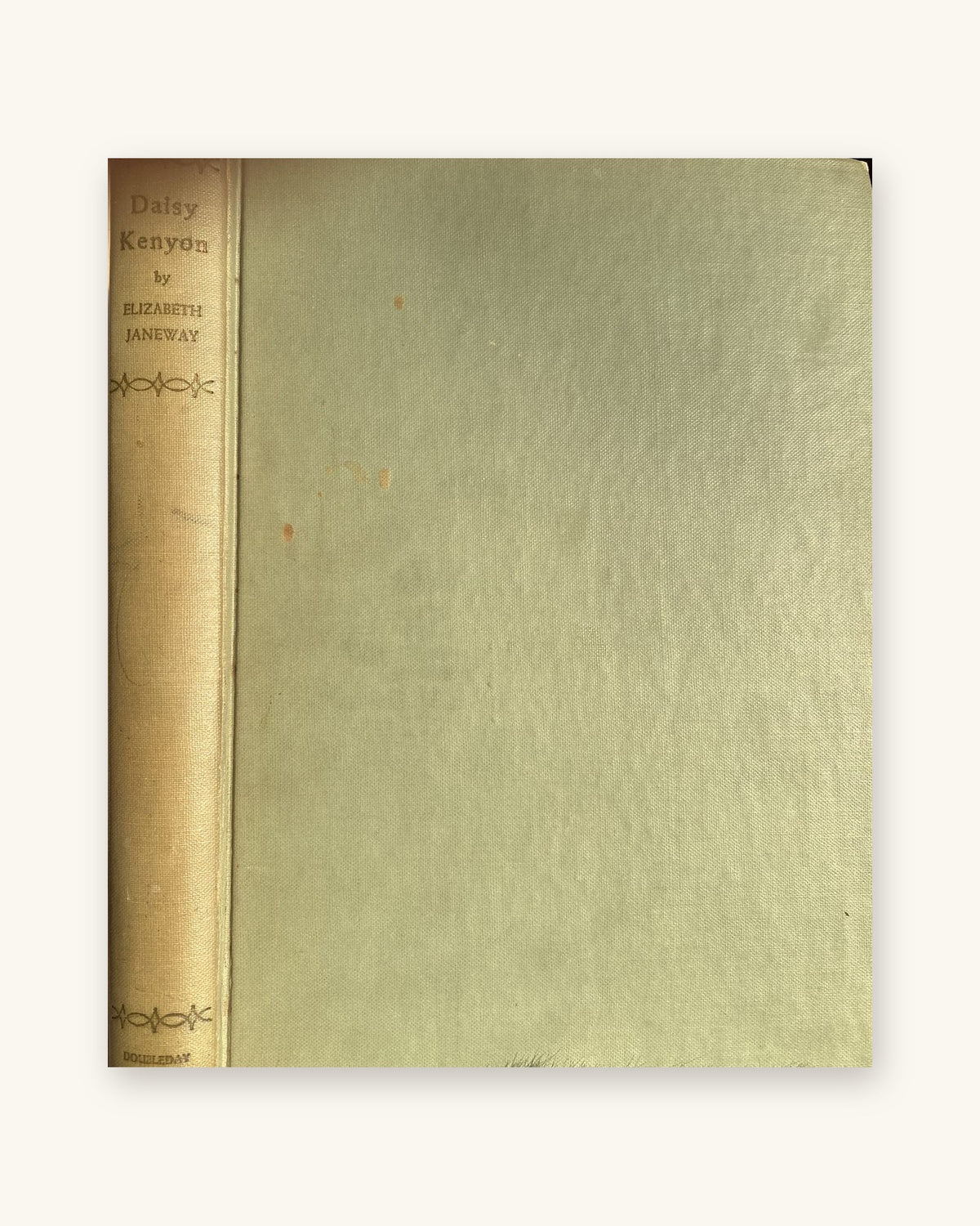 1945: «Дэйзі Кэньян», Элізабэт Джэйнўэй
