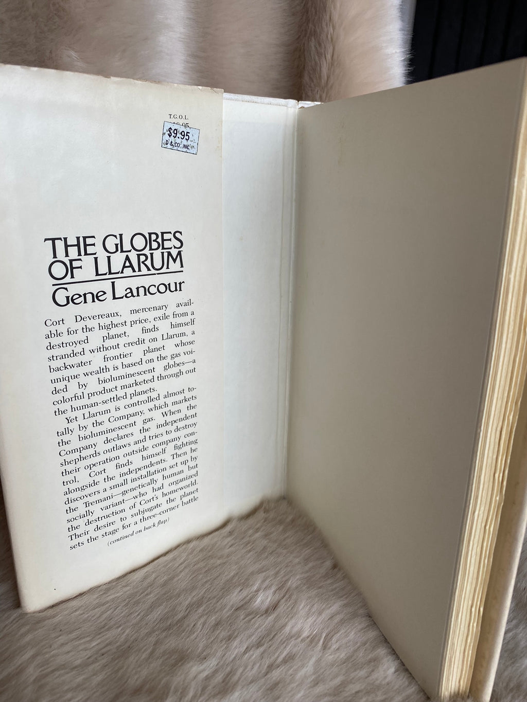 1980: The Globes of Llarum, by Gene Lancour