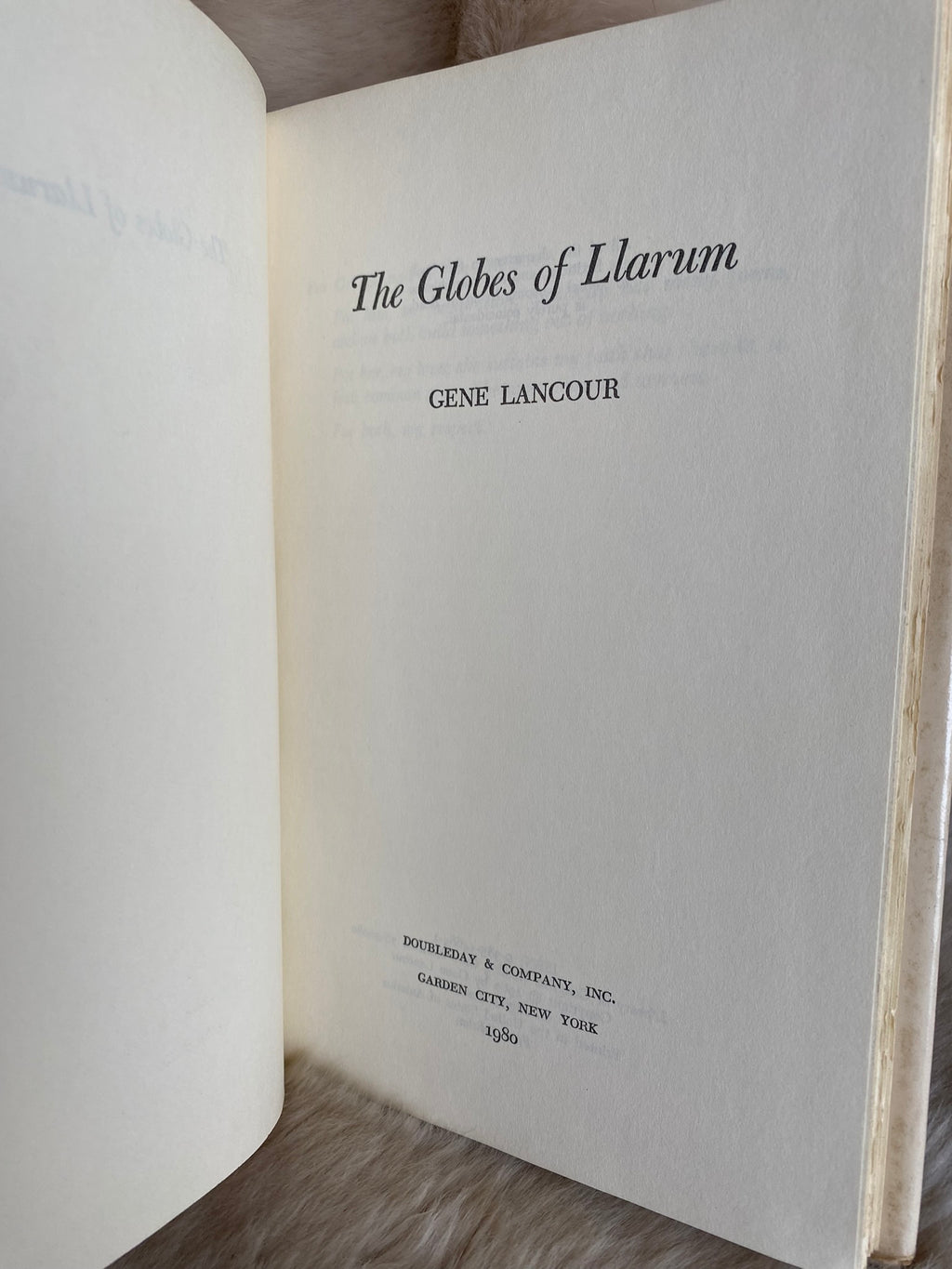 1980: The Globes of Llarum, by Gene Lancour