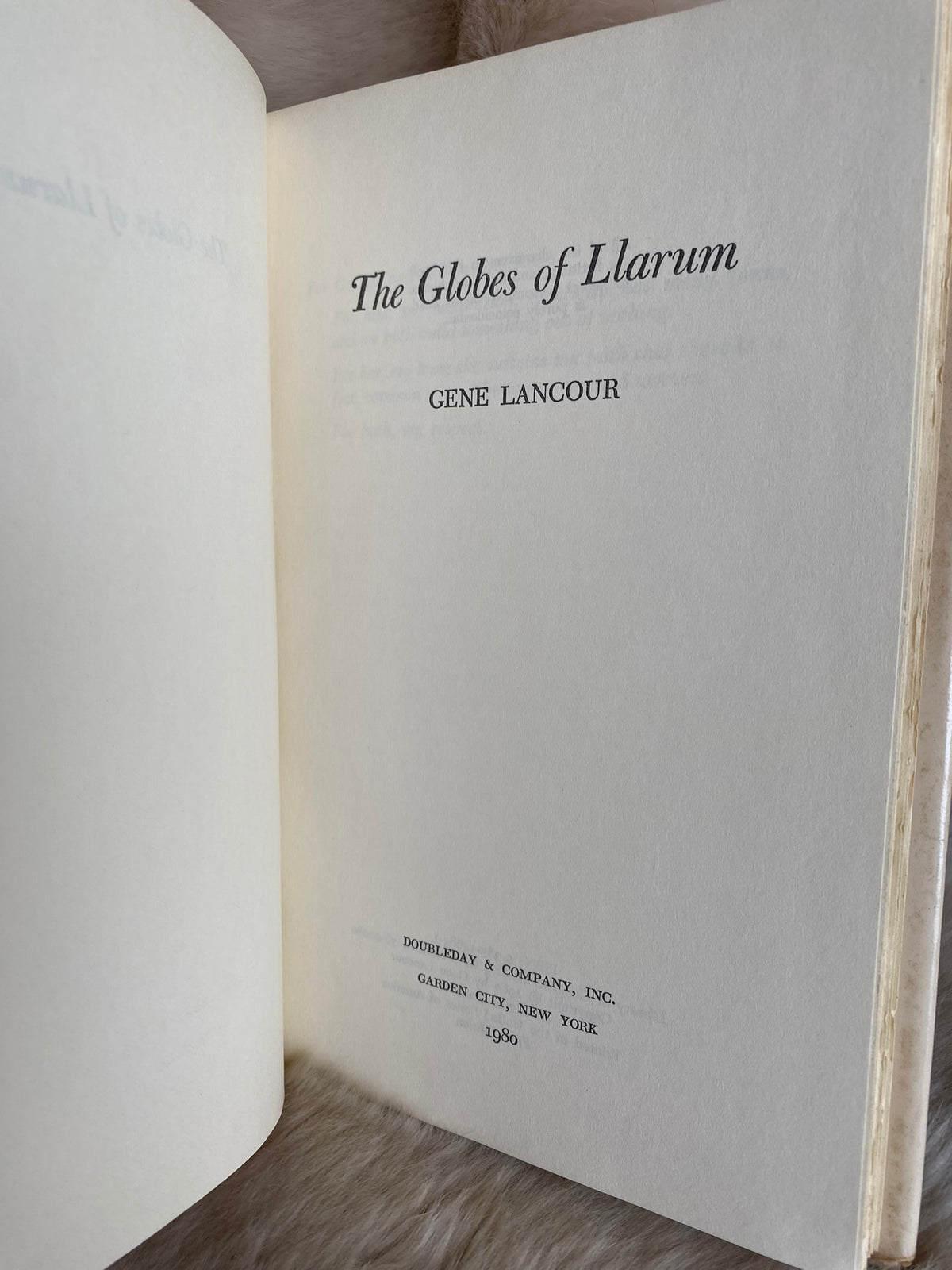 1980: The Globes of Llarum, by Gene Lancour