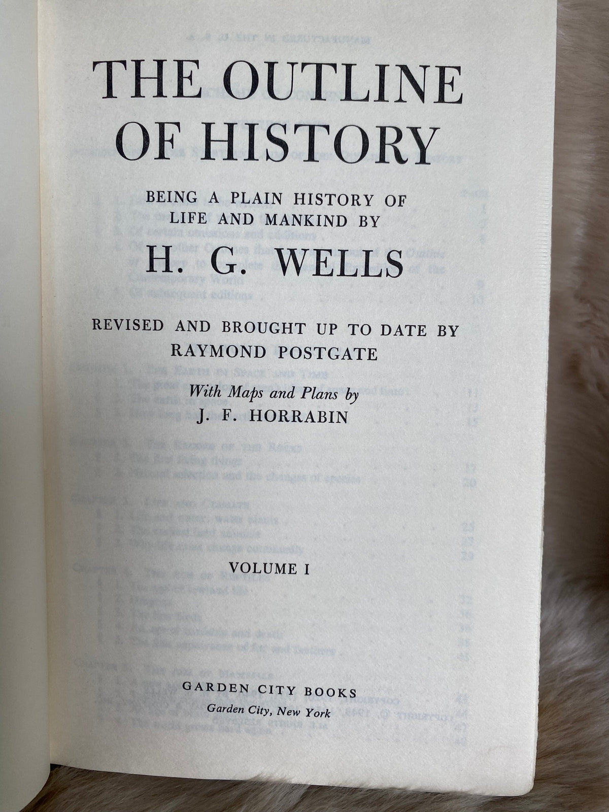 1961 set of 2: The Outline of History The Whole Story of Man, H.G. Wells, 200 maps and illustrations